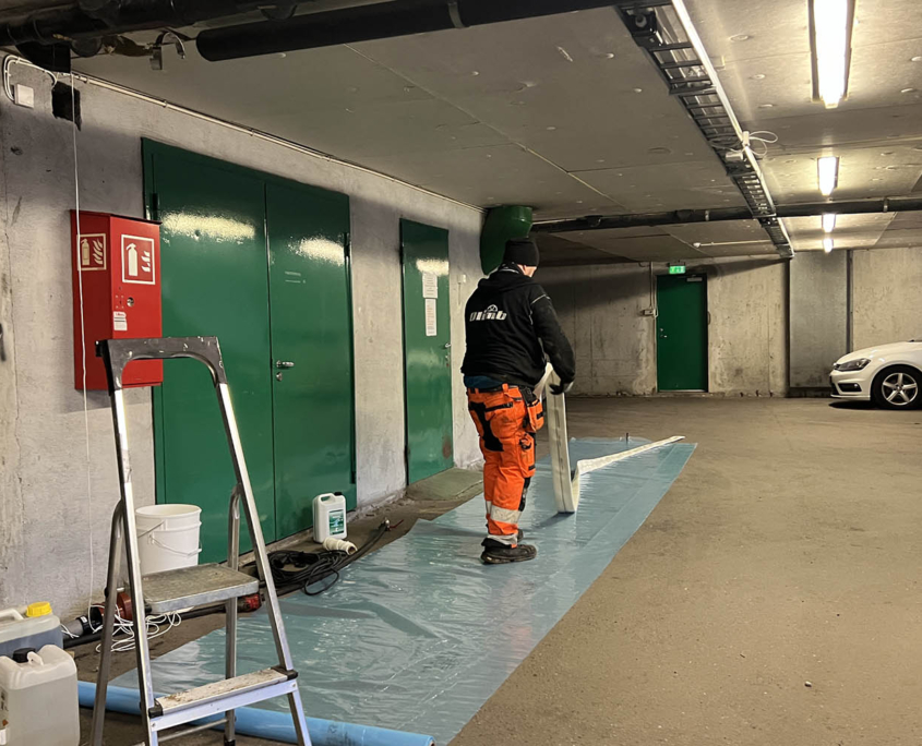 Forberedelser til installasjon av strømpeforing i fallstamme